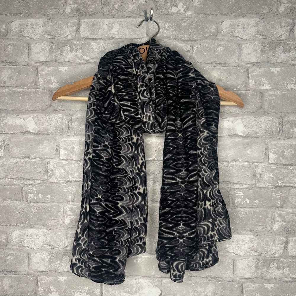 EUC Soft Black and Gray Scarf Casual Everyday